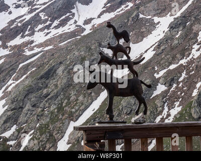 Alternative Stil der Windrichtung Wetterfahne auf der Bremer Hütte Hütte in den Stubaier Alpen in der Nähe von Steinach im österreichischen Tirol Stockfoto