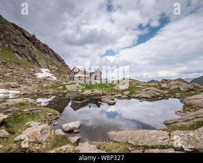 Die Bremer Hütte Berghütte im Gschnitztal Tal der Stubaier Alpen in der Nähe von Steinach im österreichischen Tirol Stockfoto