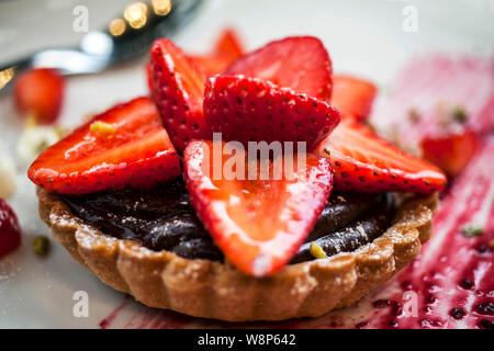 Erdbeer-Schokoladen-Torte Stockfoto