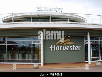 August 10, 2019, Paignton, Devon, Vereinigtes Königreich: Harvester Restaurant in Devon gesehen. (Bild: © Keith Mayhew/SOPA Bilder über ZUMA Draht) Stockfoto