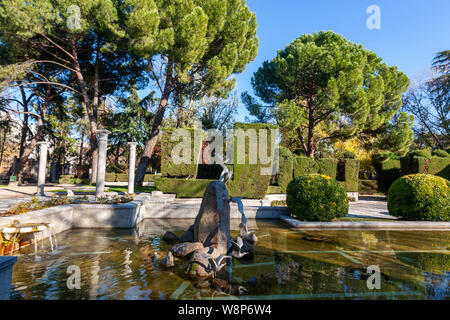 Fuente de Las Gaviotas, Seagull Brunnen, in Cecilio Rodríguez Garten, Parque del Buen Retiro, Madrid, Spanien Stockfoto