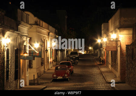 Alte Ruinen, malerischen Kopfsteinpflasterstraßen und portugiesischer und spanischer Architektur machen, um einige der wichtigsten Funktionen von Colonia del Sacramento in Uruguay Stockfoto