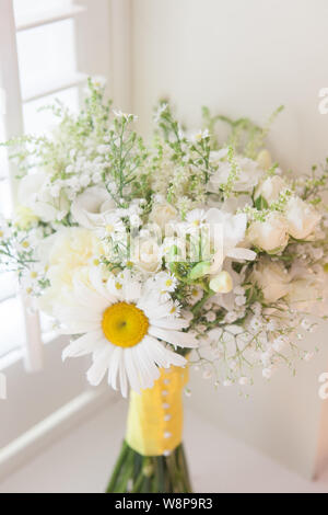 White Daisy Hand gebunden Blumensträuße Stockfoto