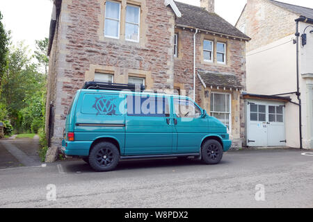 August 2019 renoviert - VW Volkswagen T4 camper Van Conversion in Jade Grün Stockfoto