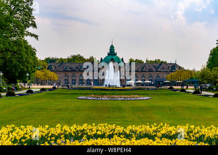 Schönen Park vor dem Kurhaus in Bad Oeynhausen, Deutschland Stockfoto