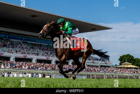 August 10, 2019, Arlington Heights, IL, USA: August 10, 2019: Sustercharlie #7, von John velazquez geritten, gewinnt das Beverly D Einsätze während der Arlington Million Tag Arlington am Internationalen Pferderennbahn in Arlington Heights, Illinois. Scott Serio/Eclipse Sportswire/CSM Credit: Cal Sport Media/Alamy leben Nachrichten Stockfoto