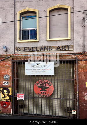 Los Angeles, CA/USA - 12. April 2019: 1924 Arts District industrielle Gebäude in ein Design Store, die geretteten Gegenstände verfügt über umfunktioniert worden. Stockfoto