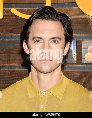 WEST Hollywood, CA - 10. August: Milo Ventimiglia NBC's "Dies ist uns 'Pfannkuchen besucht mit dem Pearsons 1 Hotel West Hollywood am 10. August 2019 in West Hollywood, Kalifornien. Stockfoto