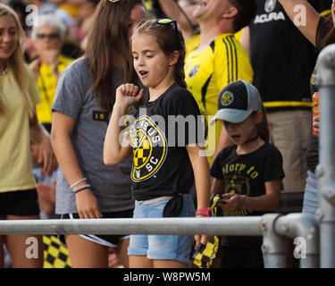 Columbus, Ohio, USA. 10 August, 2019. Ein junger Fan cheers Columbus Crew SC gegen FC Cincinnati in ihr Spiel in Columbus, Ohio, USA. Brent Clark/Alamy leben Nachrichten Stockfoto