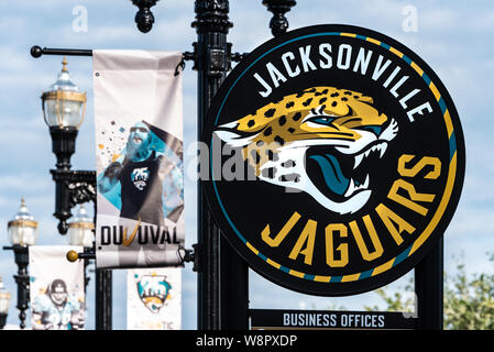 Parkplatz signage an der TIAA Bank Feld, in dem sich das nfl Jacksonville Jaguars in der Innenstadt von Jacksonville, Florida. (USA) Stockfoto