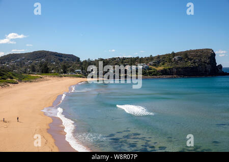 Avalon Beach Sydney, Blick nach Norden auf einer sonnigen blauen Himmel Winter Tag, Sydney Northern Beaches, Australien Stockfoto