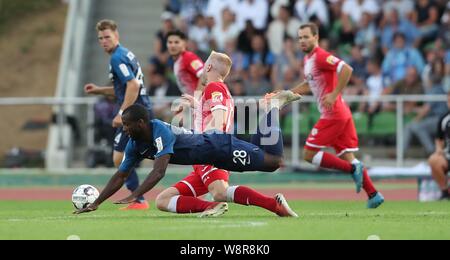 Baunatal, Deutschland. 10 Aug, 2019. firo: 10.08.2019, Fußball, DFB-Pokal, Saison 2019/2020, erste Runde, KSV Baunatal - VfL Bochum 2:3 Ulrich BAPOH, Bochum fliegt | Verwendung der weltweiten Kredit: dpa/Alamy leben Nachrichten Stockfoto