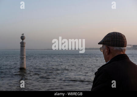 Lissabon, Portugal - 23. Februar 2019: Der Fluss Tejo bei Cais das Colunas Stockfoto