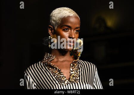 London, Großbritannien. 10 August, 2019. London, Großbritannien. 10 Aug, 2019. African Fashion Week London 2019#AFWL 2019 - Tag 2 an Freimaurer Hall am 10. August 2019, London, UK. Bild Capital/Alamy Leben Nachrichten Bild Capital/Alamy leben Nachrichten Stockfoto