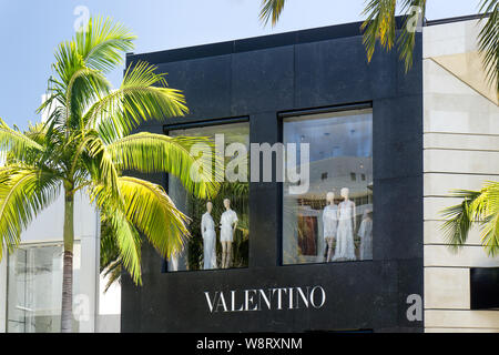 BEVERLY HILLS, CA/USA, 10. Mai 2015: Valentino Store am Rodeo Drive. Valentio ist Teil der Valentino Fashion Group. Stockfoto