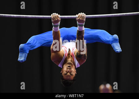 Kansas City, Missouri, USA. 10 Aug, 2019. SEAN MELTON konkurriert auf die High Bar während der abschließenden Tag der Konkurrenz an den Sprint Center, Kansas City, Missouri gehalten. Credit: Amy Sanderson/ZUMA Draht/Alamy leben Nachrichten Stockfoto