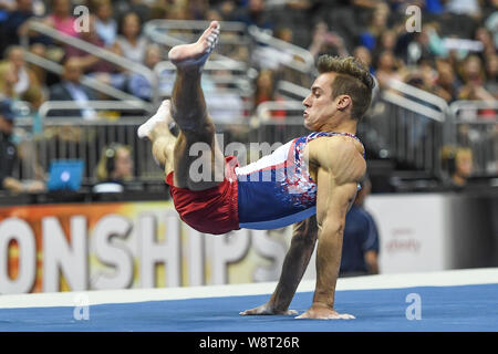 Kansas City, Missouri, USA. 10 Aug, 2019. SAM MIKULAK konkurriert auf dem Boden Übung während der abschließende Tag der Konkurrenz an der Sprint Center, Kansas City, Missouri gehalten. Credit: Amy Sanderson/ZUMA Draht/Alamy leben Nachrichten Stockfoto