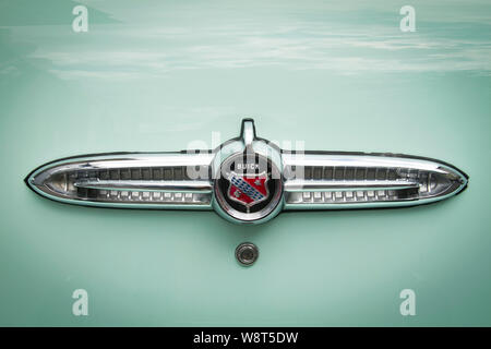 1955 Buick Special, Kofferraumdeckel, Deutschland. 1955 er Buick Special, Griff des Kofferraumdeckels, Deutschland. Stockfoto