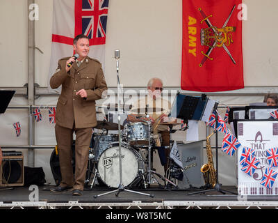 Fort George, Inverness, Schottland, 10. August 2019. Dass Swing Sensation Band 40er Jahre Musik an der historischen Schottland Festival am Fort Ereignismarkierung 250 Jahre Fort George. Stockfoto