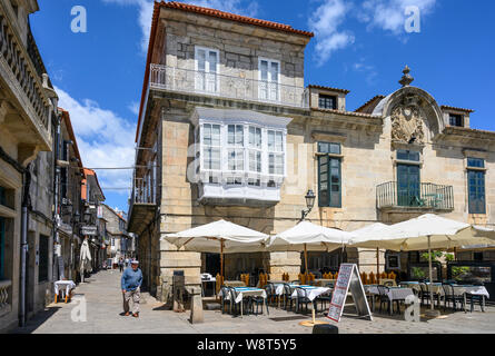 Alte Häuser in der praza Pedro de Castro, Baiona, in der Provinz Pontevedra Galicien, Spanien Stockfoto