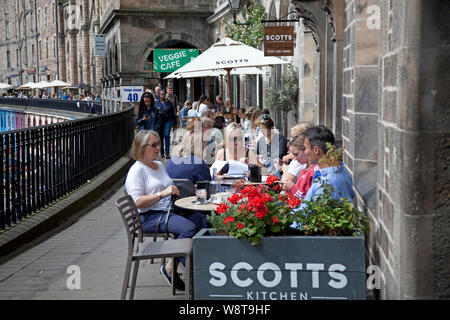 Victoria Terrasse oberhalb der Victoria Street, Edinburgh, Schottland, Großbritannien Stockfoto