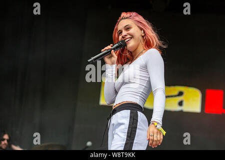 August 10, 2019, San Francisco, Kalifornien, USA: BEA MILLER während Außerhalb landet Musik Festival im Golden Gate Park in San Francisco, Kalifornien (Bild: © Daniel DeSlover/ZUMA Draht) Stockfoto