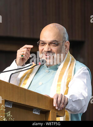 Chennai, 11.August 2019: Union Home Minister Amit Shah addressomg der gatjeromg während der Buch Zuhören, Lernen und der Vizepräsident von Indiens führende zwei Jahren im Amt wurde von Shri Amit Shah der Innenminister im Beisein des Gouverneurs von TN, Chief Minister von Tamil Nadu freigegeben worden, I&B Mi Prakash Jawdekar, Schauspieler Rajnikanth Prüfer Gurumurthy, Gopichand und andere. Seshadri SUKUMAR Stockfoto