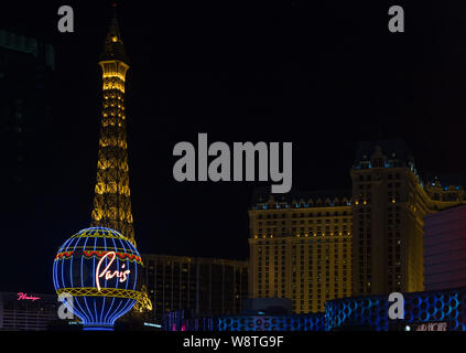 LAS VEGAS, NV/USA, 14. Februar 2016: Paris Las Vegas Hotel bei Nacht. Stockfoto