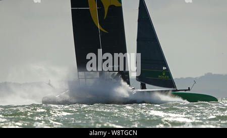 Cowes, Isle of Wight, Großbritannien. 11 Aug, 2019. Team Australien während der SailGP Rennwochenende in Cowes, Inseln Wight Großbritannien abgehalten. Credit: Csm/Alamy leben Nachrichten Stockfoto