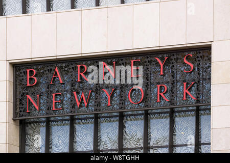 LAS VEGAS, NV/USA, 14. Februar 2016: Barneys New York äußeres Zeichen und Logos. Barneys New York ist eine US-amerikanische Kette der luxuriösen Kaufhäuser Kopf Stockfoto