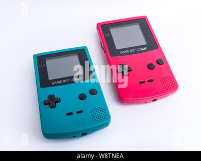 Nintendo Game Boy Color in zwei Farben Stockfoto