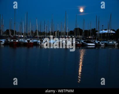 Nepean Sailing Club in der Nacht Stockfoto