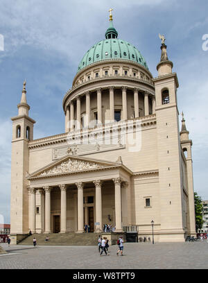 Diese ehemalige Residenz der preußischen Herrscher ist eine Stadt der Schlösser und Gärten in einem Stil, der noch seinen eigenen Namen: Potsdam Rokoko gegeben worden. Stockfoto
