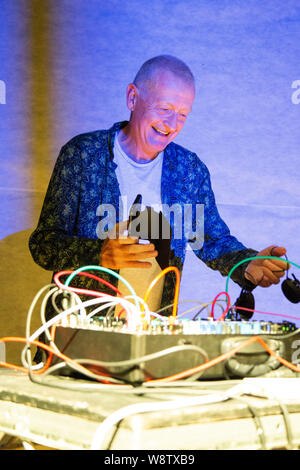 Steve Davis's Debüt live Performance mit der Utopie an Übernatürliches Festival 2019 stark. Die brazier Park, Oxfordshire. Stockfoto