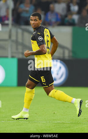 Düsseldorf, Deutschland. 9 Aug, 2019. Manuel Akanji (Dortmund), 9. August 2019 - Fußball: DFB-Pokal Runde 1 Match zwischen KFC Uerdingen 05 0-2 Borussia Dortmund bei Merkur Spiel Arena in Düsseldorf, Deutschland. Credit: Itaru Chiba/LBA/Alamy leben Nachrichten Stockfoto