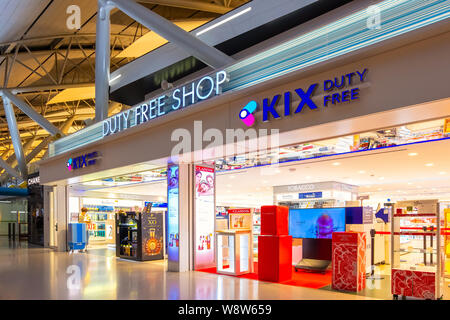 Osaka, Japan - 29. Oktober 2018: KIX duty free Bereich in Kansai International Airport Stockfoto