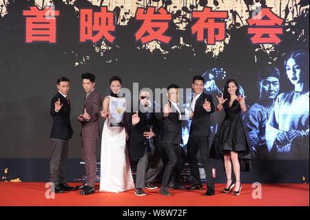 (Von links) der chinesischen Akteure Zhang Jin und Jing Boran, Schauspielerin Wang Luodan, Hong Kong Regisseur Roy Chow Hin - yeung, Schauspieler Tony Leung Ka-fai, Taiwanesische ac Stockfoto