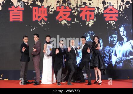 (Von links) der chinesischen Akteure Zhang Jin und Jing Boran, Schauspielerin Wang Luodan, Hong Kong Regisseur Roy Chow Hin - yeung, Schauspieler Tony Leung Ka-fai, Taiwanesische ac Stockfoto