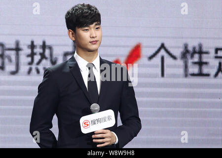 Koreanische Schauspieler Kim Soo-hyun stellt auf eine Billigung Ereignis für Sogou Suchmaschine in Peking, China, 24. September 2014. Stockfoto