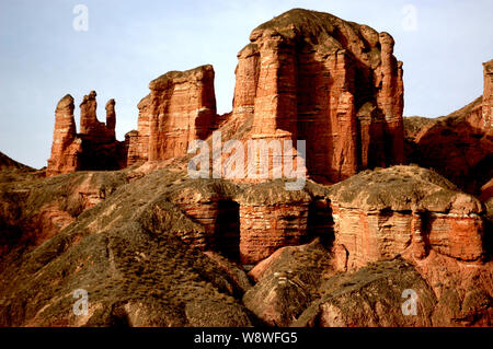 Blick auf Felsformationen am Zhangye Danxia Relief geologischen Park in der Provinz Gansu, China, 19. Januar 2013. Stockfoto