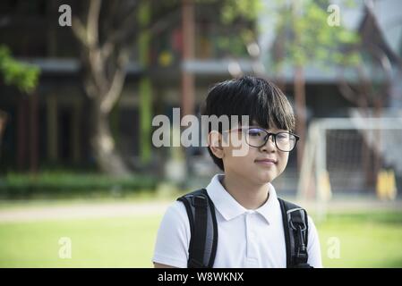 Junge asiatische Thailand junge glücklich, in die Schule zu gehen - Kinder zurück in die Schule. Stockfoto