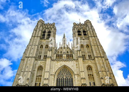 Die Kathedrale von St. Michael und St. Gudula ist eine römisch-katholische Kirche in Brüssel, Belgien. Stockfoto