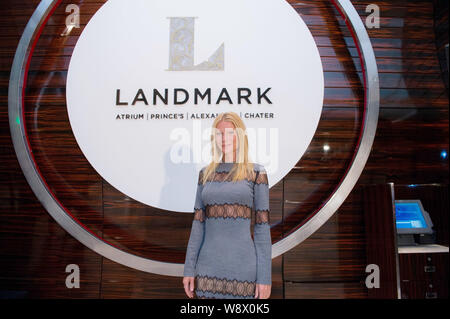 Die amerikanische Schauspielerin Gwyneth Paltrow stellt bei einer Werbeveranstaltung für Sehenswürdigkeiten in Hongkong, China, 23. April 2014. Die 41-jährige Schauspielerin besucht Ihr Stockfoto