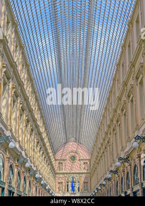 Die königlichen Saint-Hubert Galerien sind ein Ensemble von Verglasten Arkaden in Brüssel, Belgien. Stockfoto