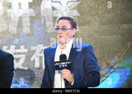 Usa Hollywood action star Jean-Claude Van Damme besucht eine Pressekonferenz für den Film "Der Pancake Man' in Peking, China, 25. November 2014. Stockfoto