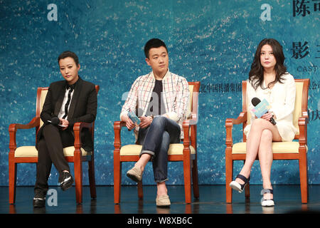 (Von links) chinesische Schauspielerin Hao Lei, Schauspieler Tong Dawei und Schauspielerin Vicki Zhao Wei einer Pressekonferenz für ihren neuen Film, Home, in Peking, Stockfoto