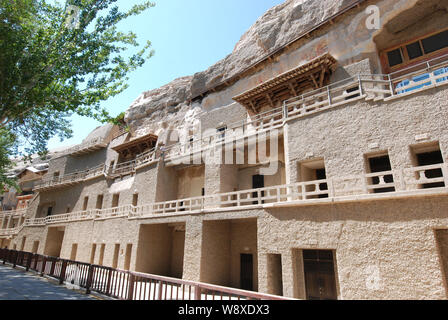 ---- Blick auf die Mogao Grotten oder Mogao Grotten in Dunhuang, Nordwestchina Provinz Gansu, 18. August 2008. Der renommierte Mogao Grotten, ein UNESCO nicht Stockfoto