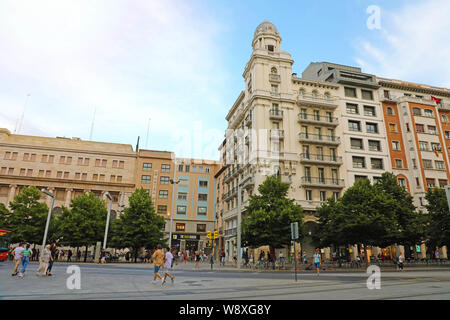 ZARAGOZA, Spanien - 1. JULI 2019: Paseo de la Independencia Avenue, Zaragoza, Spanien Stockfoto