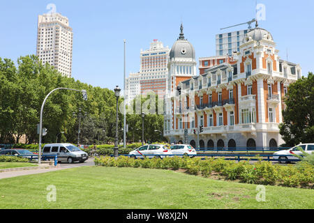 MADRID, Spanien - Juli 2, 2019: Palast in der Calle Bailen Straße, Madrid, Spanien Stockfoto
