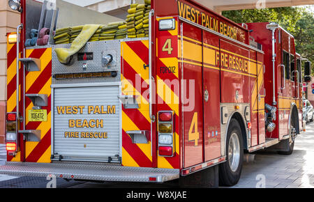 Feuerwehr Lkw bei CityPlace in West Palm Beach, Florida. (USA) Stockfoto